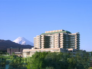 �É�����Z���^�[�F�Ō�t�A�E�͕��������i�[�X�i�r