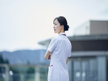 �É�����Z���^�[�F�Ō�t�A�E�͕��������i�[�X�i�r