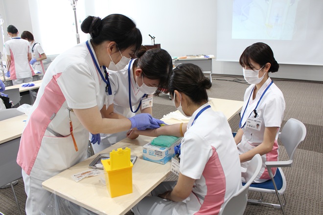 �q�~�����a�@�F�Ō�t�A�E�͕��������i�[�X�i�r