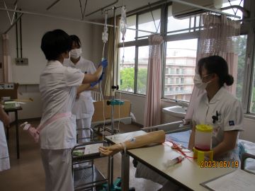 �����a�@�@�\�@���R��ÃZ���^�[�F�Ō�t�A�E�͕��������i�[�X�i�r