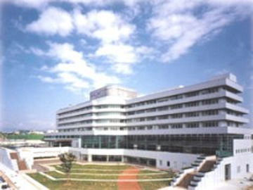 �����a�@�@�\�@��a�̎R��ÃZ���^�[�F�Ō�t�A�E�͕��������i�[�X�i�r