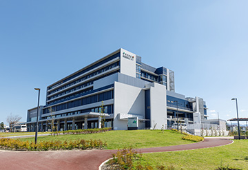 �a��s��������ÃZ���^�[�F�Ō�t�A�E�͕��������i�[�X�i�r