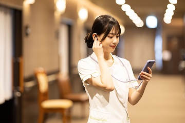 �x�ƕa�@�F�Ō�t�A�E�͕��������i�[�X�i�r