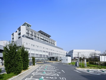 ��t�������a�@�F�Ō�t�A�E�͕��������i�[�X�i�r