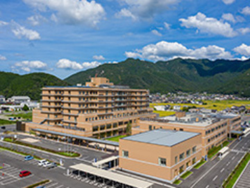 ���Ɍ����O�g��ÃZ���^�[�F�Ō�t�A�E�͕��������i�[�X�i�r