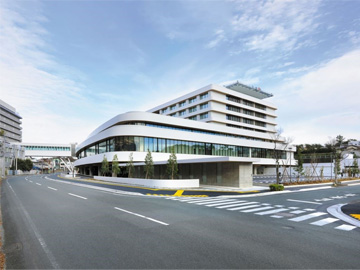 �l����ÃZ���^�[�F�Ō�t�A�E�͕��������i�[�X�i�r