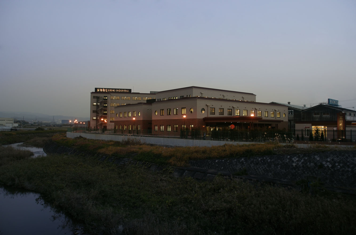 ���a�@�F�Ō�t�A�E�͕��������i�[�X�i�r