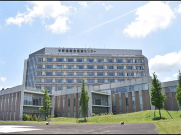 ������������ÃZ���^�[�F�Ō�t�A�E�͕��������i�[�X�i�r