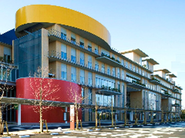 �����s������������ÃZ���^�[�F�Ō�t�A�E�͕��������i�[�X�i�r