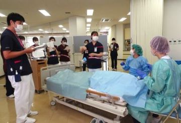 ���M��w��ÃZ���^�[���q�a�@�F�Ō�t�A�E�͕��������i�[�X�i�r