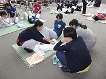 ���c�È�Z���^�[�F�Ō�t�A�E�͕��������i�[�X�i�r