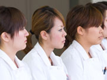 ���{��w��w���������a�@�F�Ō�t�A�E�͕��������i�[�X�i�r