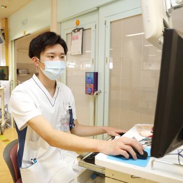 �q�~�����a�@�F�Ō�t�A�E�͕��������i�[�X�i�r