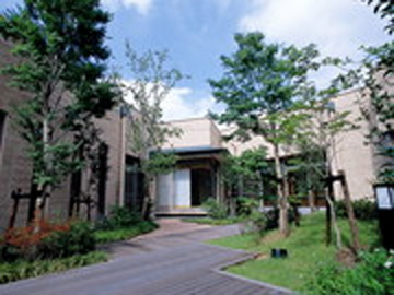 �É�����Z���^�[�F�Ō�t�A�E�͕��������i�[�X�i�r