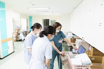 ������ȑ�w�����a�@�F�Ō�t�A�E�͕��������i�[�X�i�r