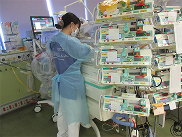 ���l�s����w�����s��������ÃZ���^�[�F�Ō�t�A�E�͕��������i�[�X�i�r