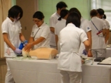 �����a�@�@�\�@����ʒ����a�@�F�Ō�t�A�E�͕��������i�[�X�i�r