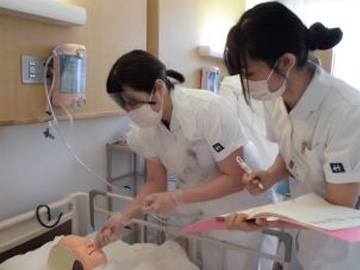 �����a�@�@�\�@�_�ސ�a�@�F�Ō�t�A�E�͕��������i�[�X�i�r