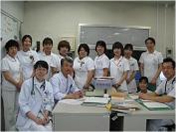 �����a�@�@�\�@�܂��ƈ�ÃZ���^�[�F�Ō�t�A�E�͕��������i�[�X�i�r