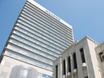 �������b���ȑ�w�����a�@�i�{�@�j���̗p�����͓������b���ȑ�w�i�{�@�E������ÃZ���^�[�E������ÃZ���^�[�E���a�@�j�y������W�z�F�Ō�t�A�E�͕��������i�[�X�i�r