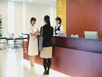 �������b���ȑ�w�@������ÃZ���^�[�@���̗p�����͓������b���ȑ�w�i�{�@�E������ÃZ���^�[�E������ÃZ���^�[�E���a�@�j�y������W�z�F�Ō�t�A�E�͕��������i�[�X�i�r