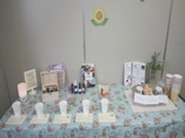 �������b���ȑ�w�����@���a�@���̗p�����͓������b���ȑ�w�i�{�@�E������ÃZ���^�[�E������ÃZ���^�[�E���a�@�j�y������W�z�F�Ō�t�A�E�͕��������i�[�X�i�r