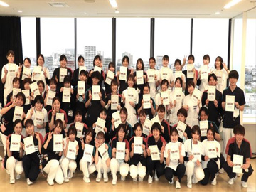 �s�l�f��������ÃZ���^�[�F�Ō�t�A�E�͕��������i�[�X�i�r