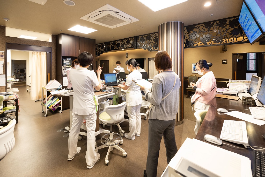 �x�ƕa�@�F�Ō�t�A�E�͕��������i�[�X�i�r