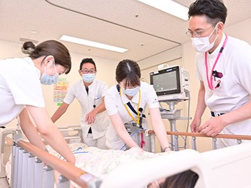 ��t��w��w�������a�@�F�Ō�t�A�E�͕��������i�[�X�i�r