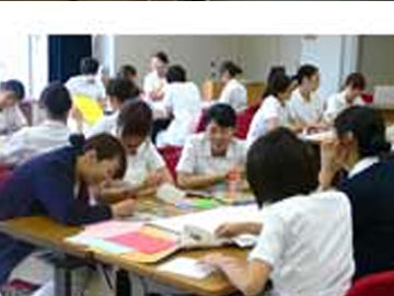 �����R�胁�f�B�J���Z���^�[�F�Ō�t�A�E�͕��������i�[�X�i�r