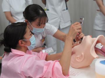 �{�錧���a�@�@�\�F�Ō�t�A�E�͕��������i�[�X�i�r