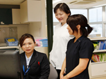 ���������w���X�P�A�z�X�s�^���F�Ō�t�A�E�͕��������i�[�X�i�r