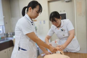 �{�錧�����_��ÃZ���^�[�F�Ō�t�A�E�͕��������i�[�X�i�r