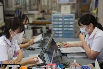 �{�錧�����_��ÃZ���^�[�F�Ō�t�A�E�͕��������i�[�X�i�r