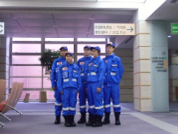 �������܎s����ÃZ���^�[�F�Ō�t�A�E�͕��������i�[�X�i�r