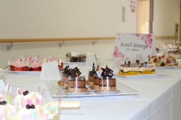 �������F��a�@�F�Ō�t�A�E�͕��������i�[�X�i�r